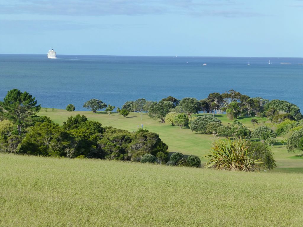 Golf course just beyond Waitangi.