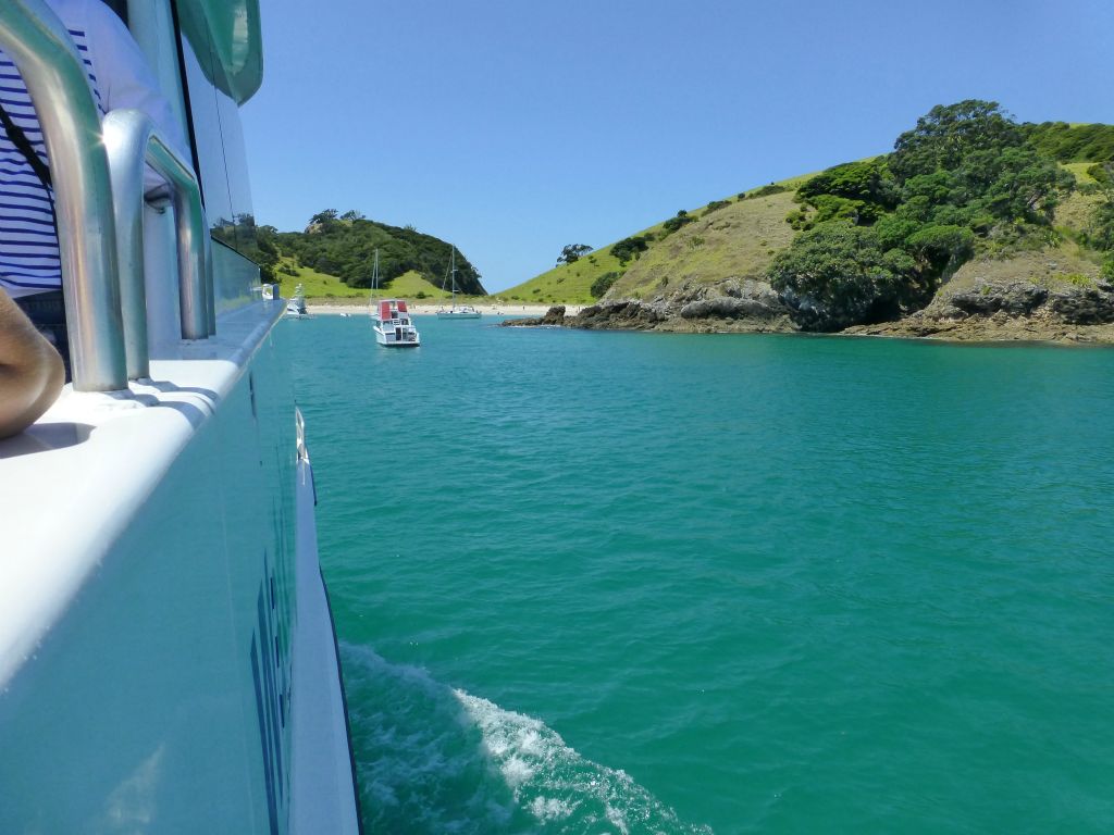 The renowned 'Hole in the Rock' cruise aboard Fullers.  Bay of Islands.