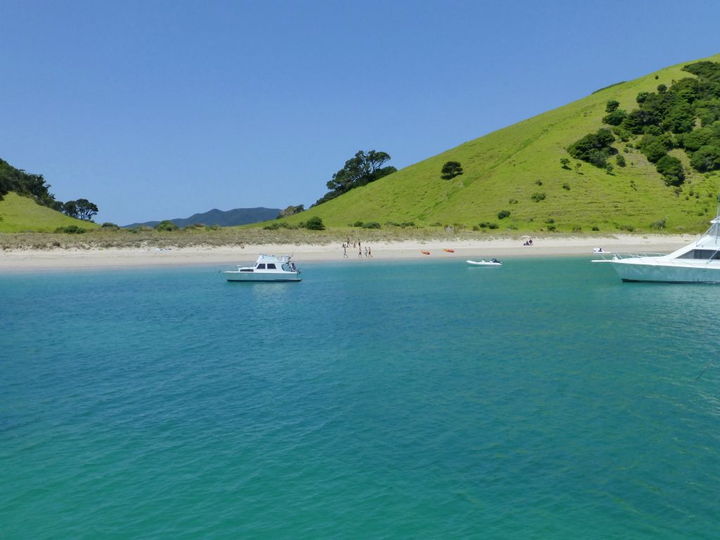 The renowned 'Hole in the Rock' cruise aboard Fullers.  Bay of Islands.