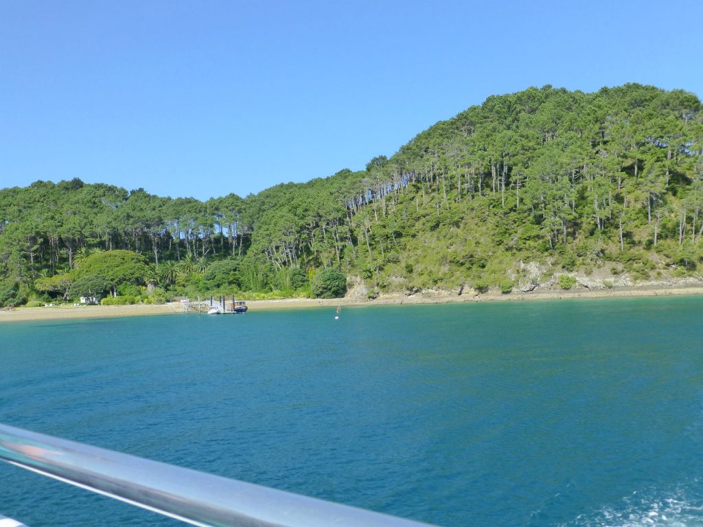 The renowned 'Hole in the Rock' cruise aboard Fullers.  Bay of Islands.