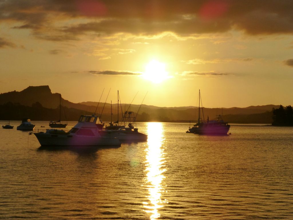 Beautiful sunset at Whangaroa Harbour.